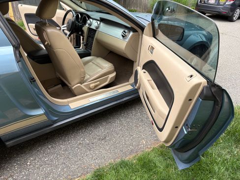 Used 2007 Ford Mustang Premium RWD image 10
