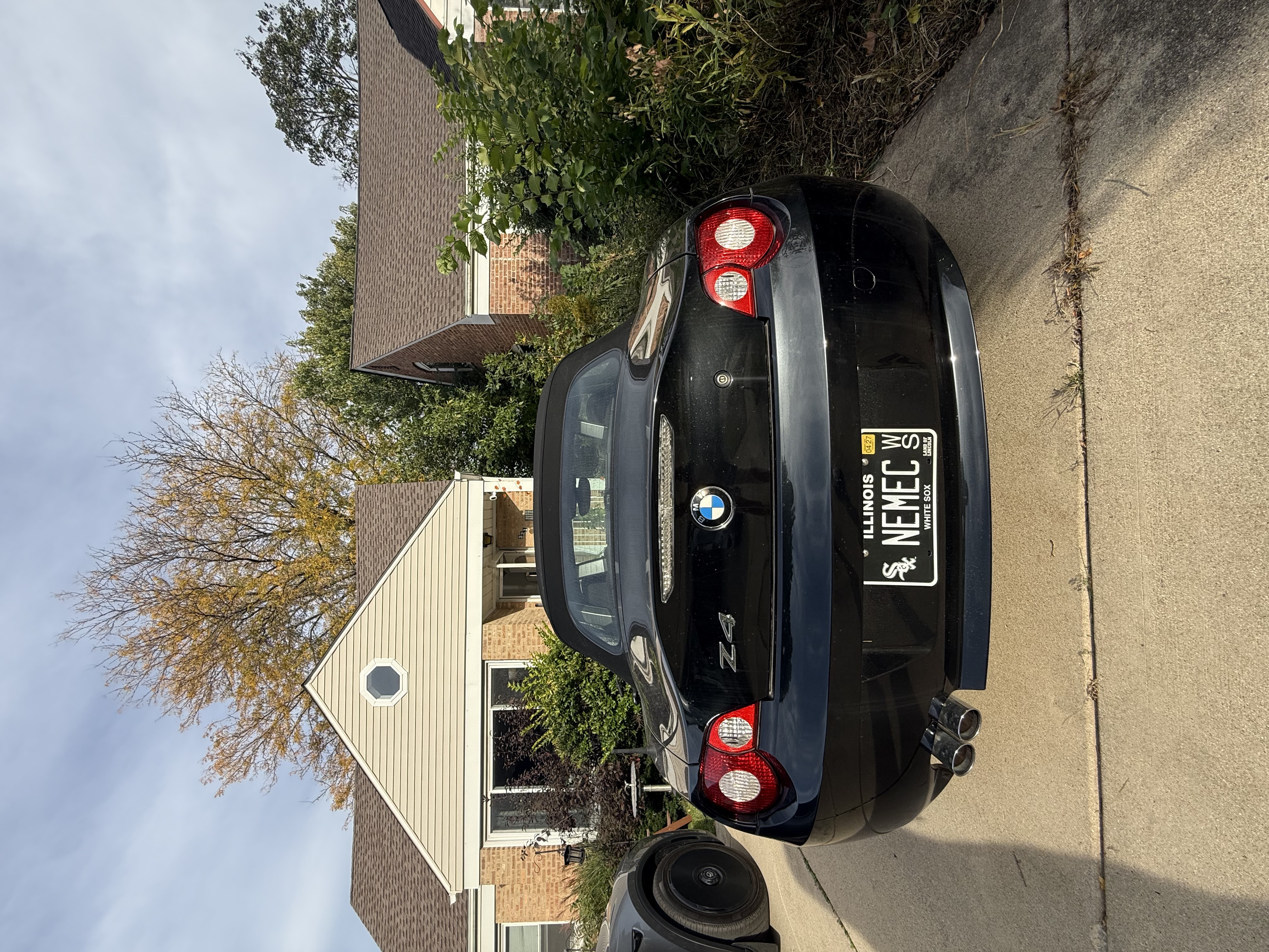 Used 2005 BMW Z4 2.5i RWD image 2