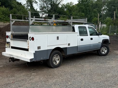 Used 2004 Chevrolet Silverado 2500 W/T AWD/4WD image 8