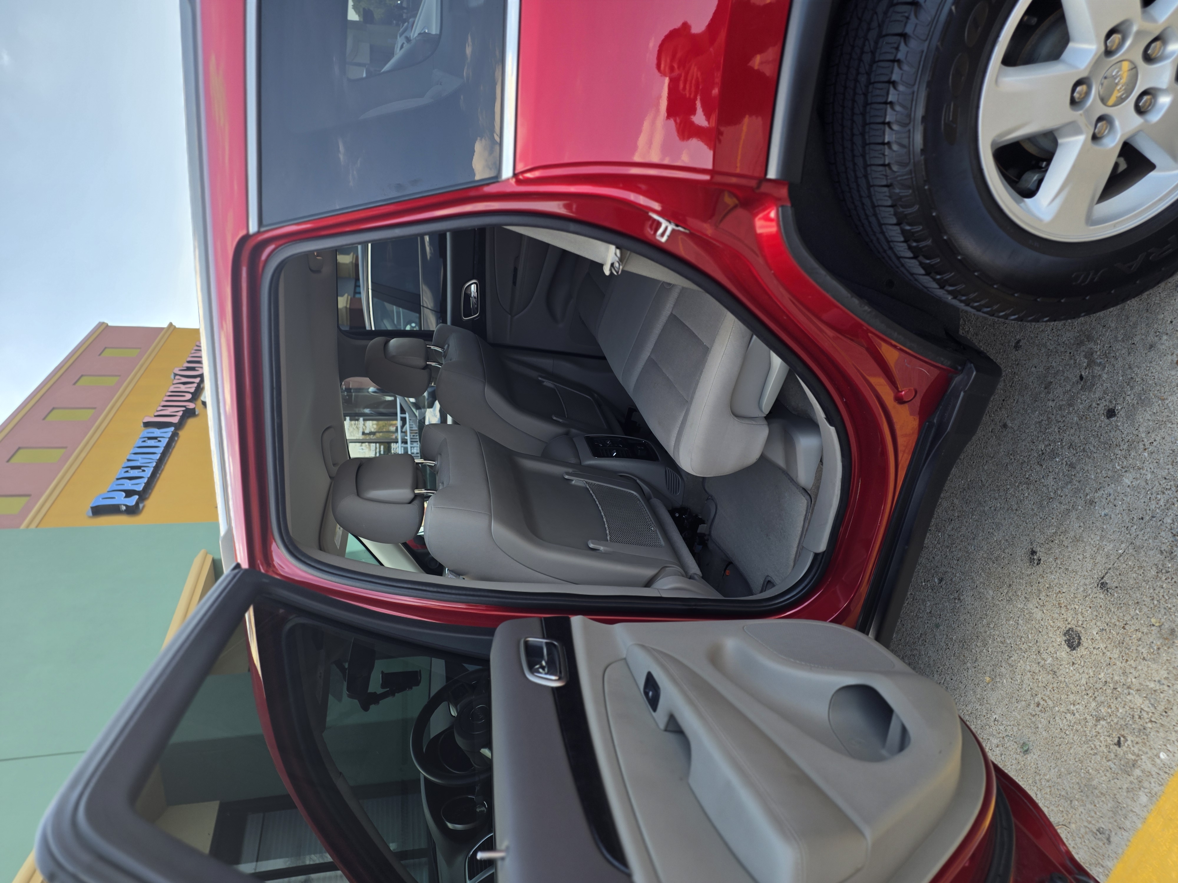 Used 2011 Jeep Grand Cherokee Laredo w/ Security & Convenience Group AWD/4WD image 12