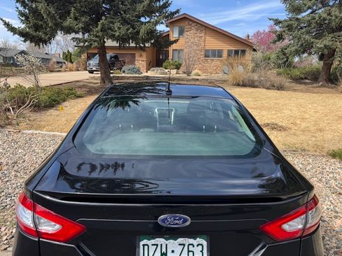 Used 2015 Ford Fusion SE image 24