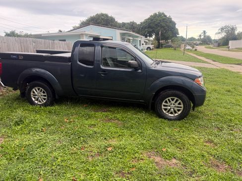 Used 2018 Nissan Frontier SV AWD/4WD image 6