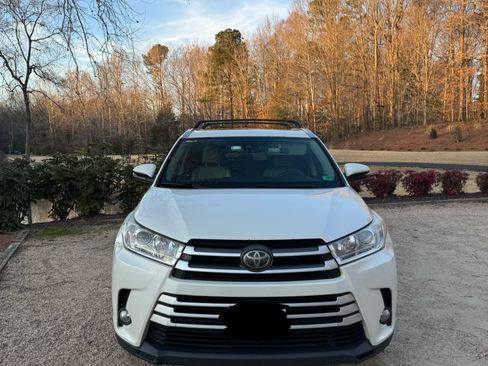 Used 2017 Toyota Highlander XLE image 13
