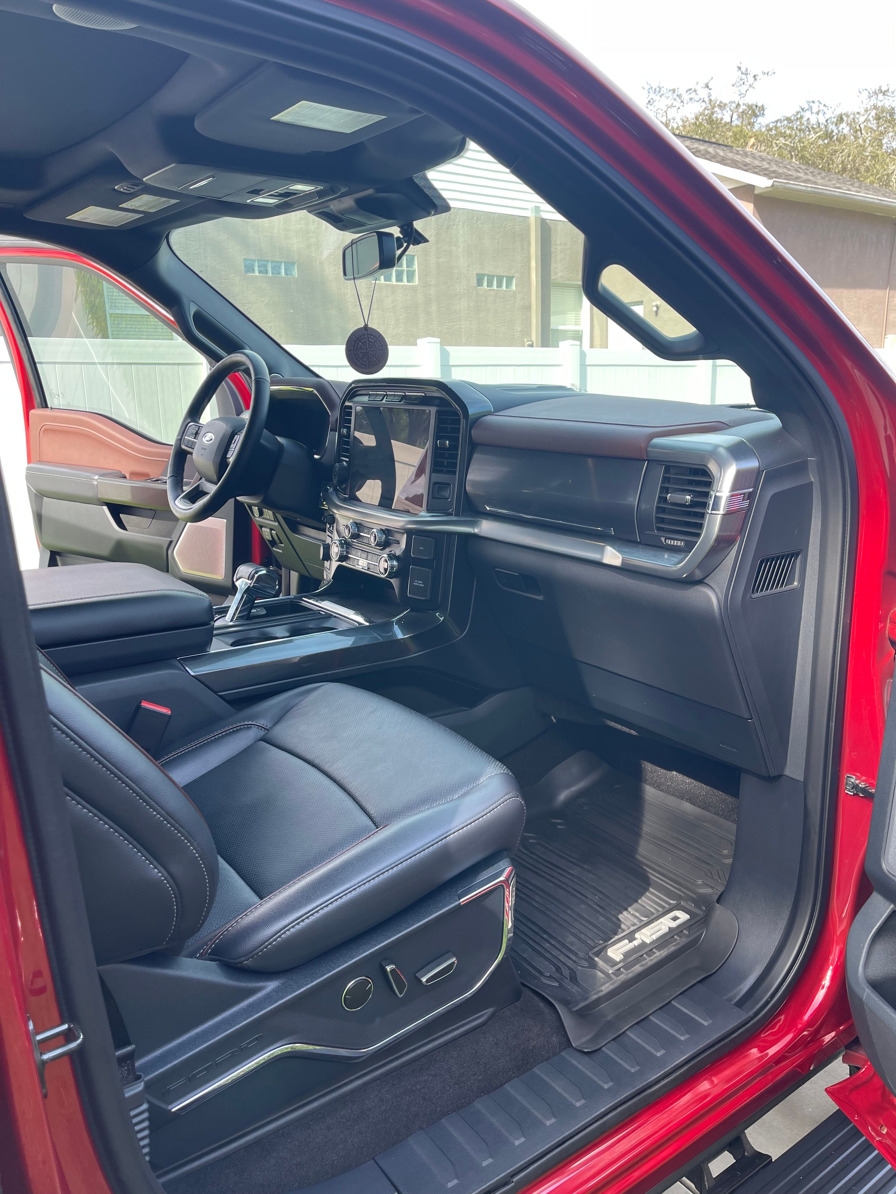 Used 2021 Ford F150 Lariat w/ Equipment Group 502A High AWD/4WD image 11