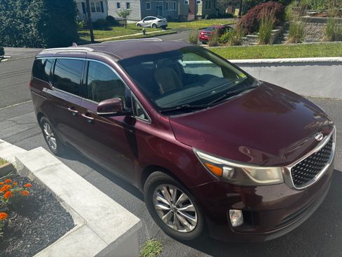 Used 2018 Kia Sedona EX FWD image 1