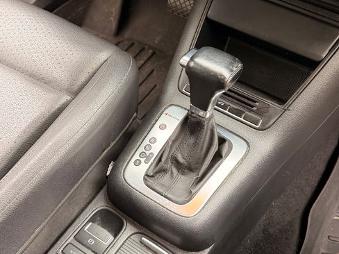 Used 2010 Volkswagen Tiguan Wolfsburg Edition image 16