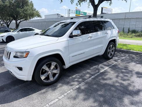 Used 2015 Jeep Grand Cherokee Overland AWD/4WD image 2