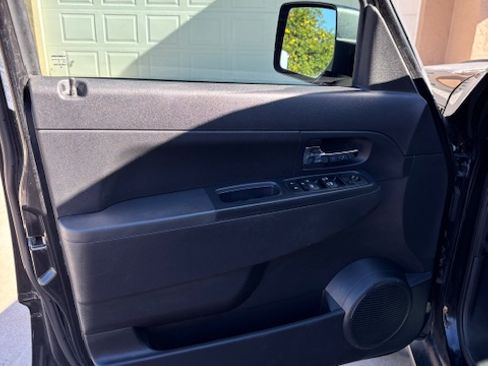 Used 2012 Jeep Liberty Sport image 11