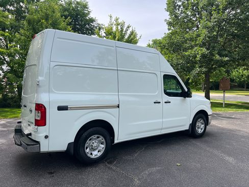 Used 2013 Nissan NV High Roof RWD image 4