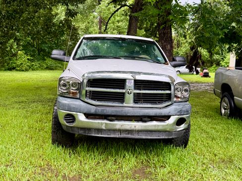 Used 2007 Dodge Ram 1500 Truck ST AWD/4WD image 2