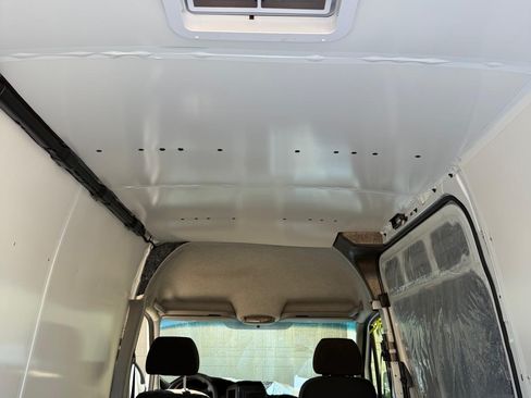 Used 2015 Mercedes-Benz Sprinter 2500 image 8
