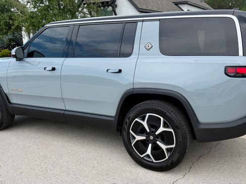 Used 2023 Rivian R1S Adventure AWD/4WD image 1