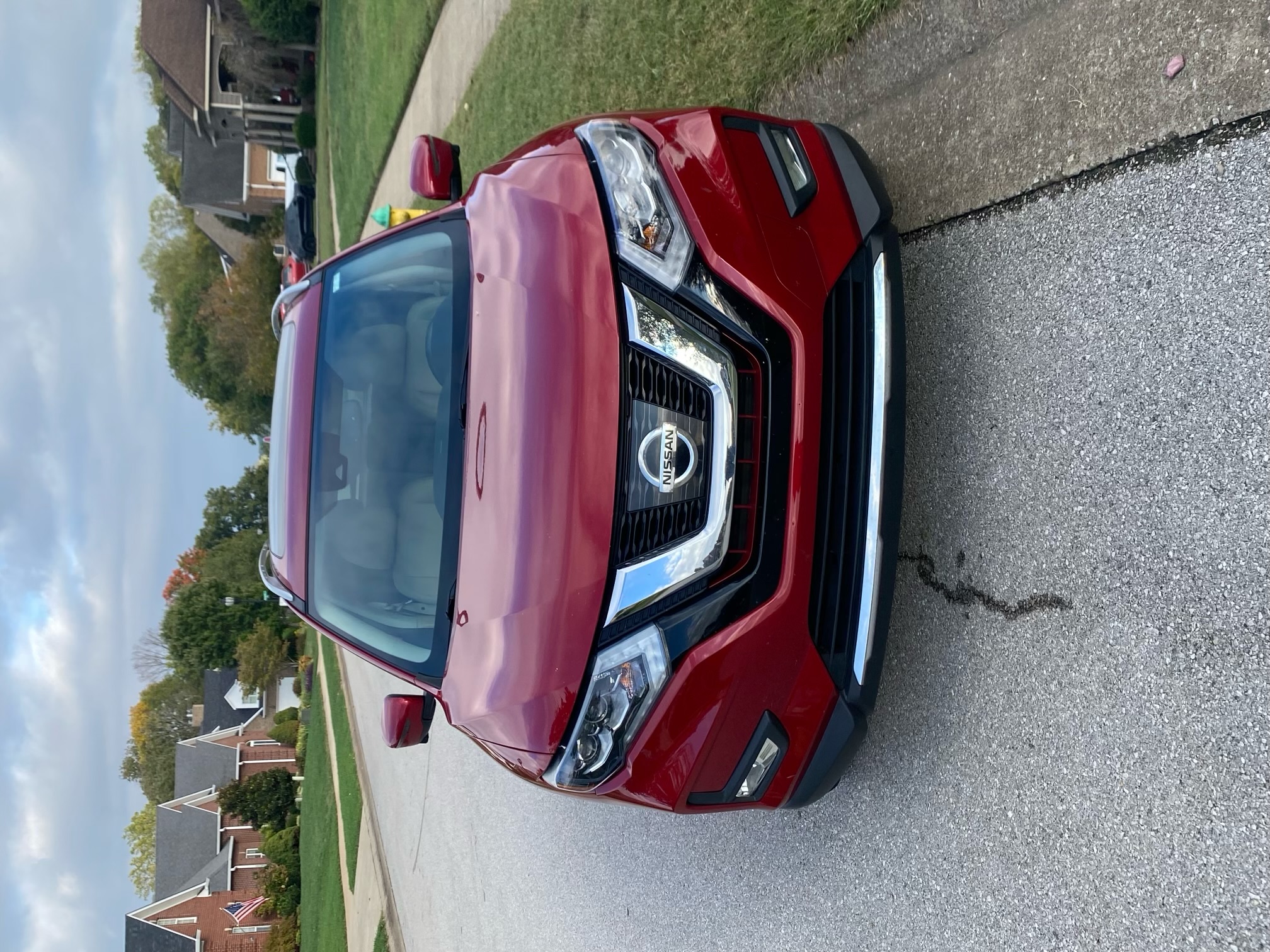 Used 2017 Nissan Rogue SL w/ SL Premium Package FWD image 1