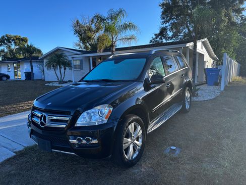 Used 2011 Mercedes-Benz GL 450 4MATIC image 2