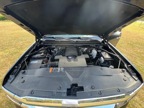 Used 2018 Chevrolet Silverado 1500 High Country image 24