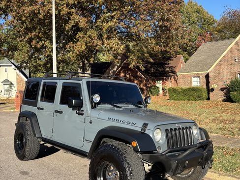 Used 2014 Jeep Wrangler Unlimited Rubicon w/ Connectivity Group image 6