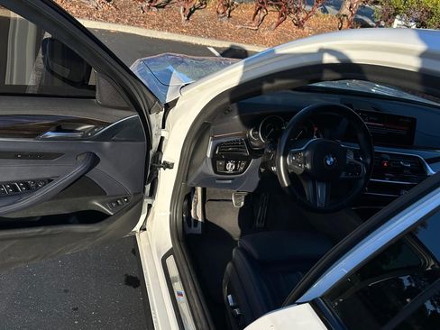 Used 2018 BMW 530e image 25