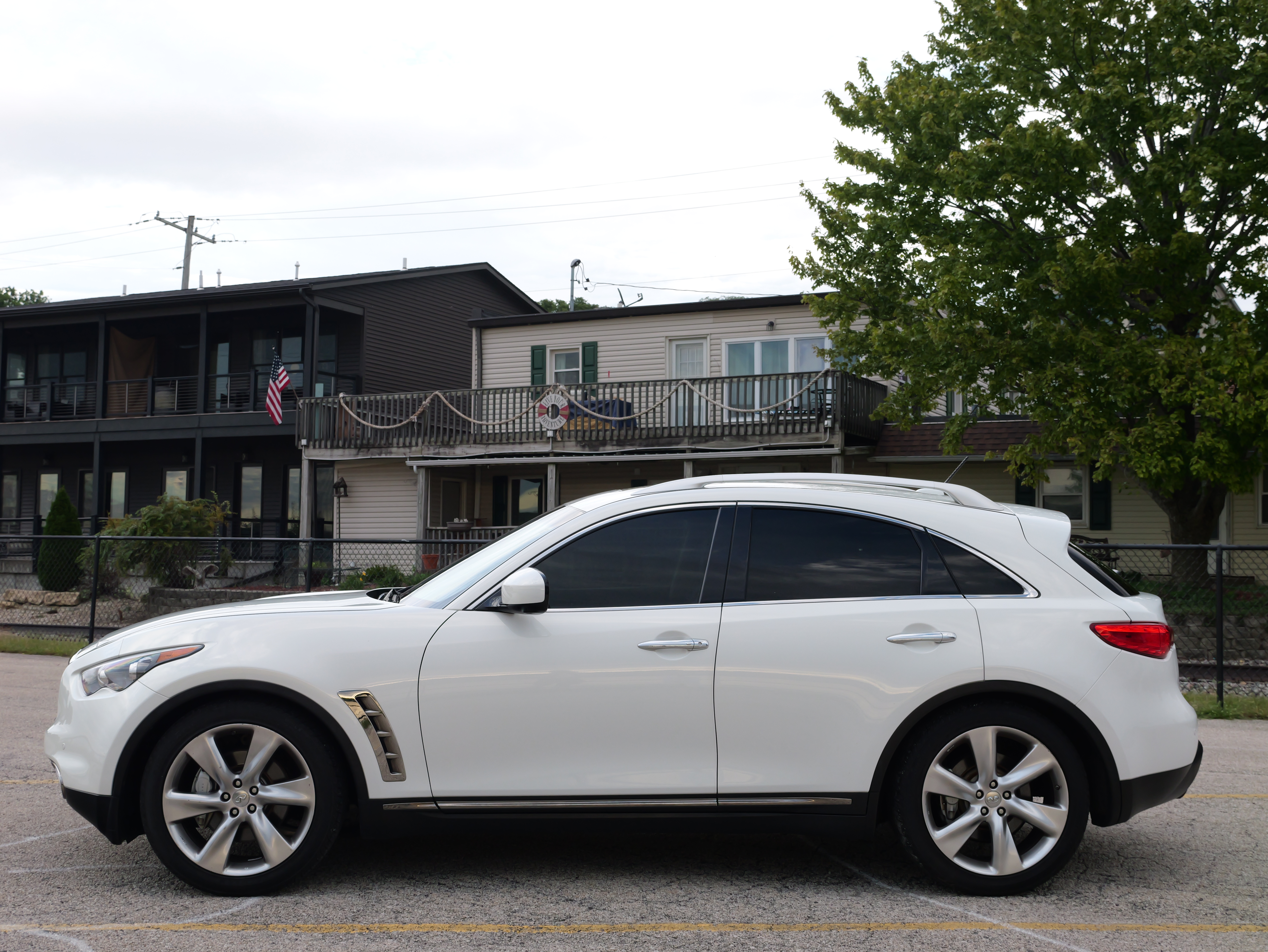 Used 2012 INFINITI FX50 AWD w/ Sport Pkg image 8