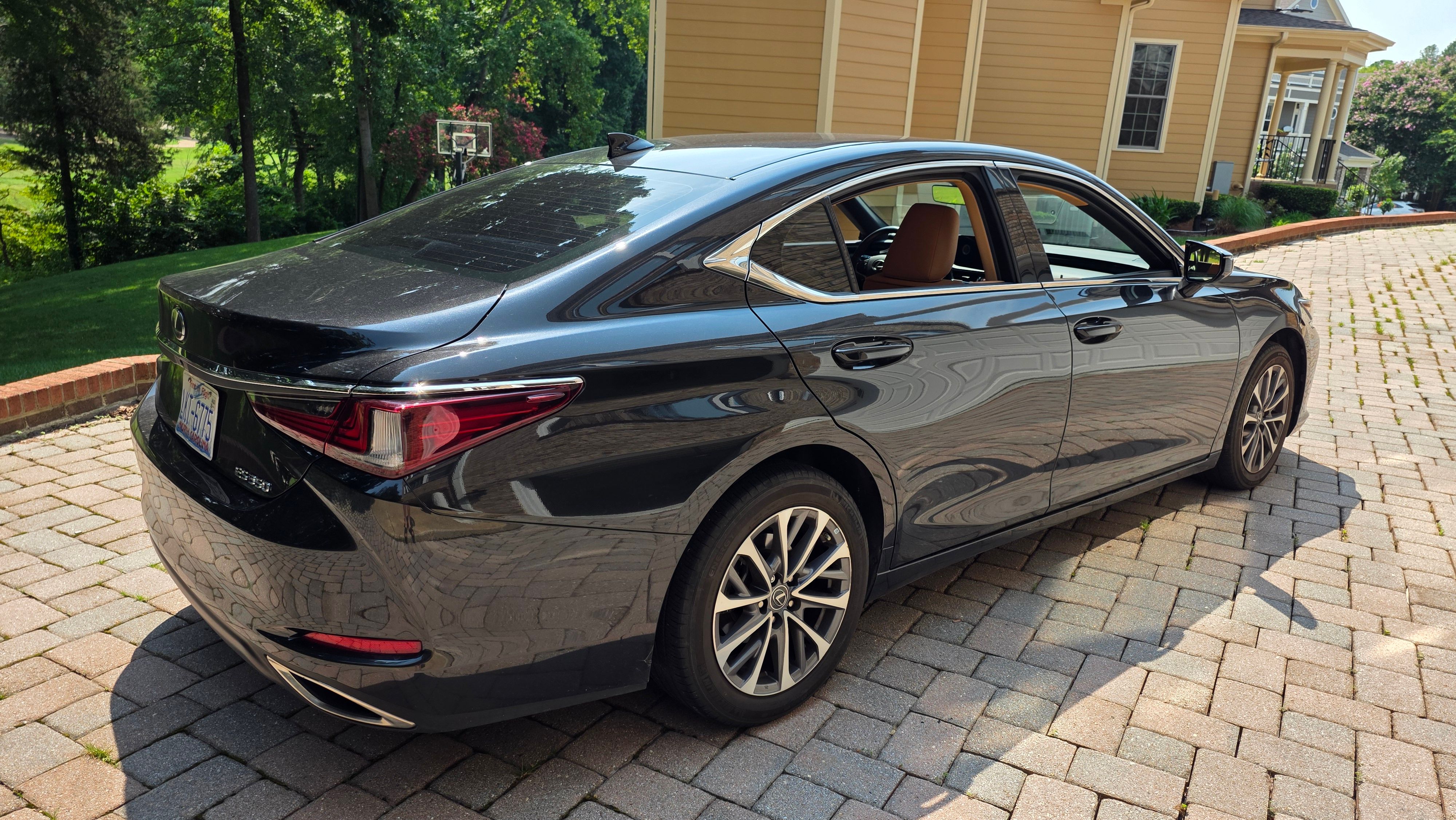 Used 2023 Lexus ES 350 w/ Accessory Package (Z1) FWD image 5