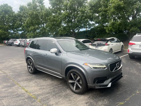 Used 2017 Volvo XC90 T6 R-Design w/ Vision Package AWD/4WD image 2