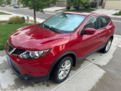 Used 2018 Nissan Rogue Sport S w/ S Appearance Package AWD/4WD image 1