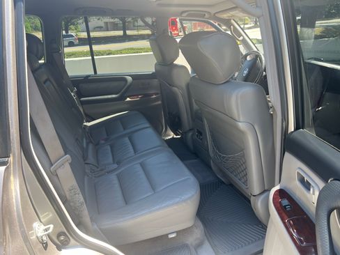 Used 2005 Toyota Land Cruiser AWD/4WD image 21