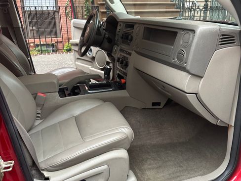 Used 2006 Jeep Commander 4WD image 4