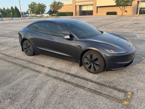 Used 2025 Tesla Model 3 Long Range RWD image 10