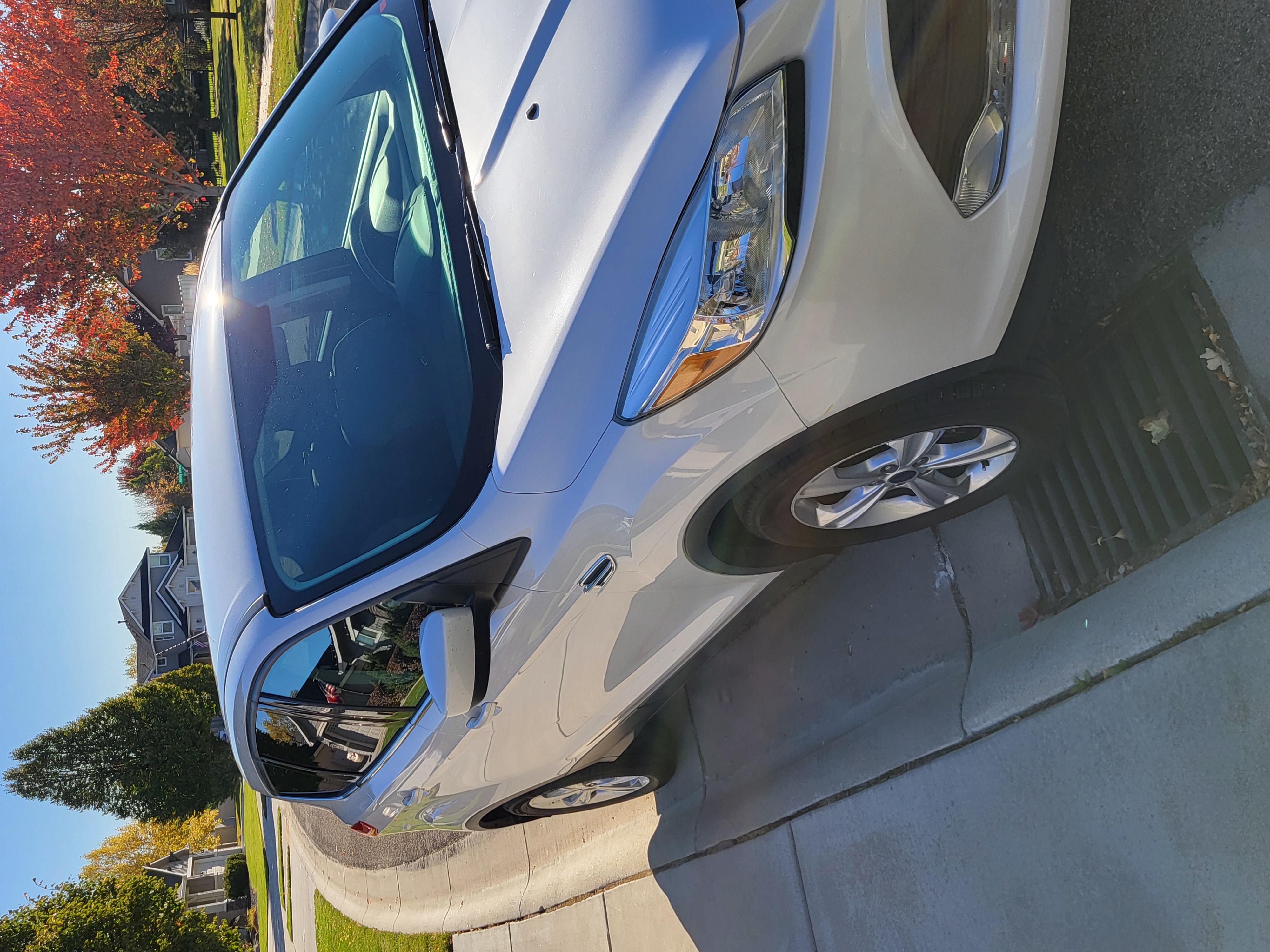 Used 2016 Ford Escape SE w/ SE Cold Weather Package AWD/4WD image 4