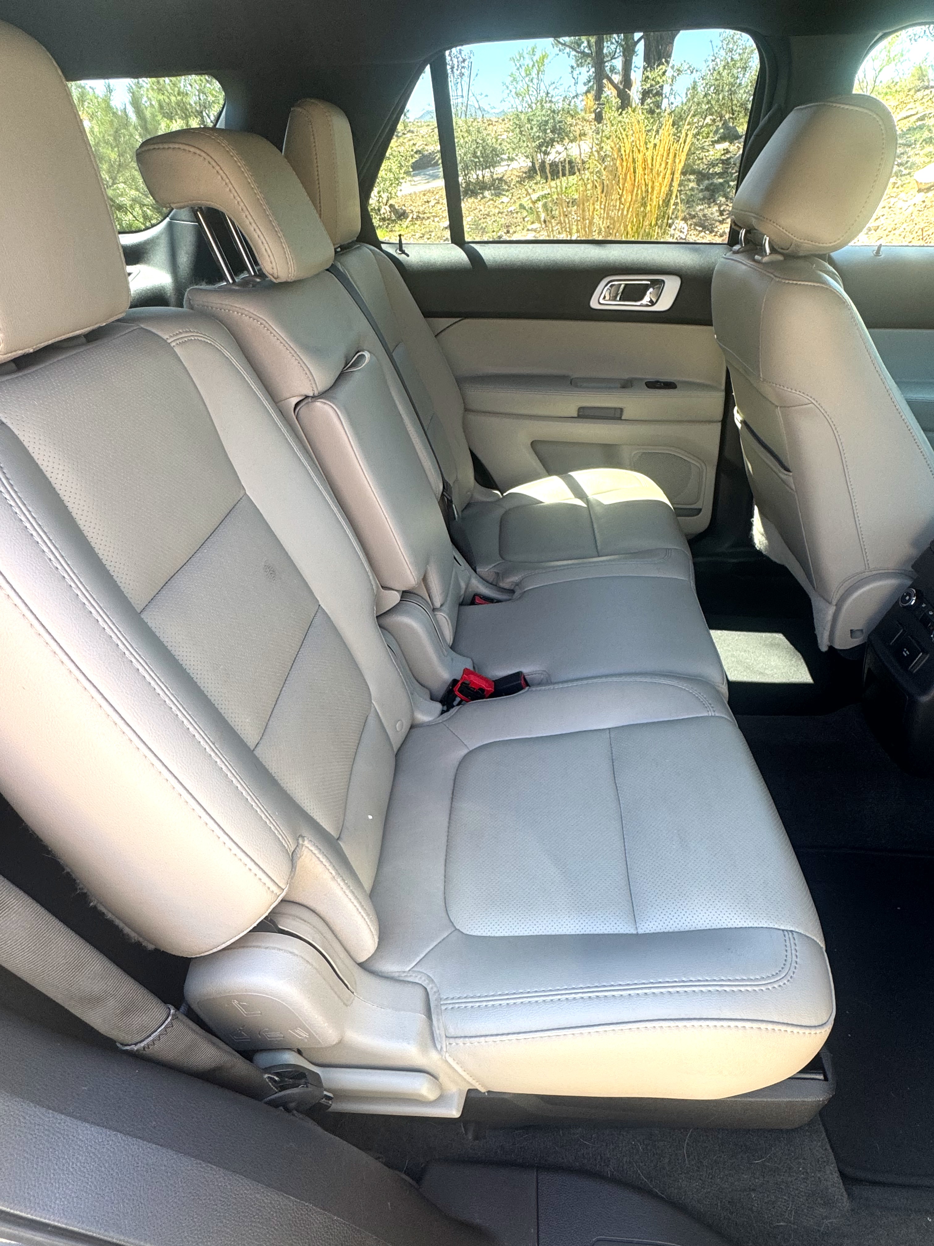 Used 2015 Ford Explorer Limited w/ Equipment Group 302A FWD image 14