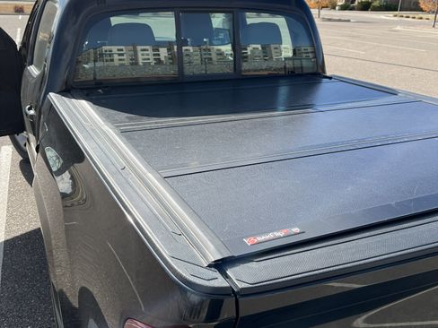 Used 2018 Toyota Tacoma SR image 6