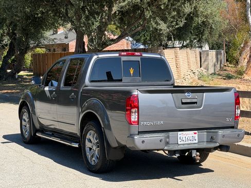 Used 2021 Nissan Frontier SV RWD image 4