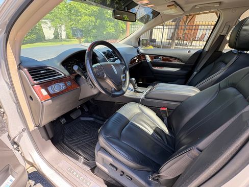 Used 2013 Lincoln MKX FWD image 9