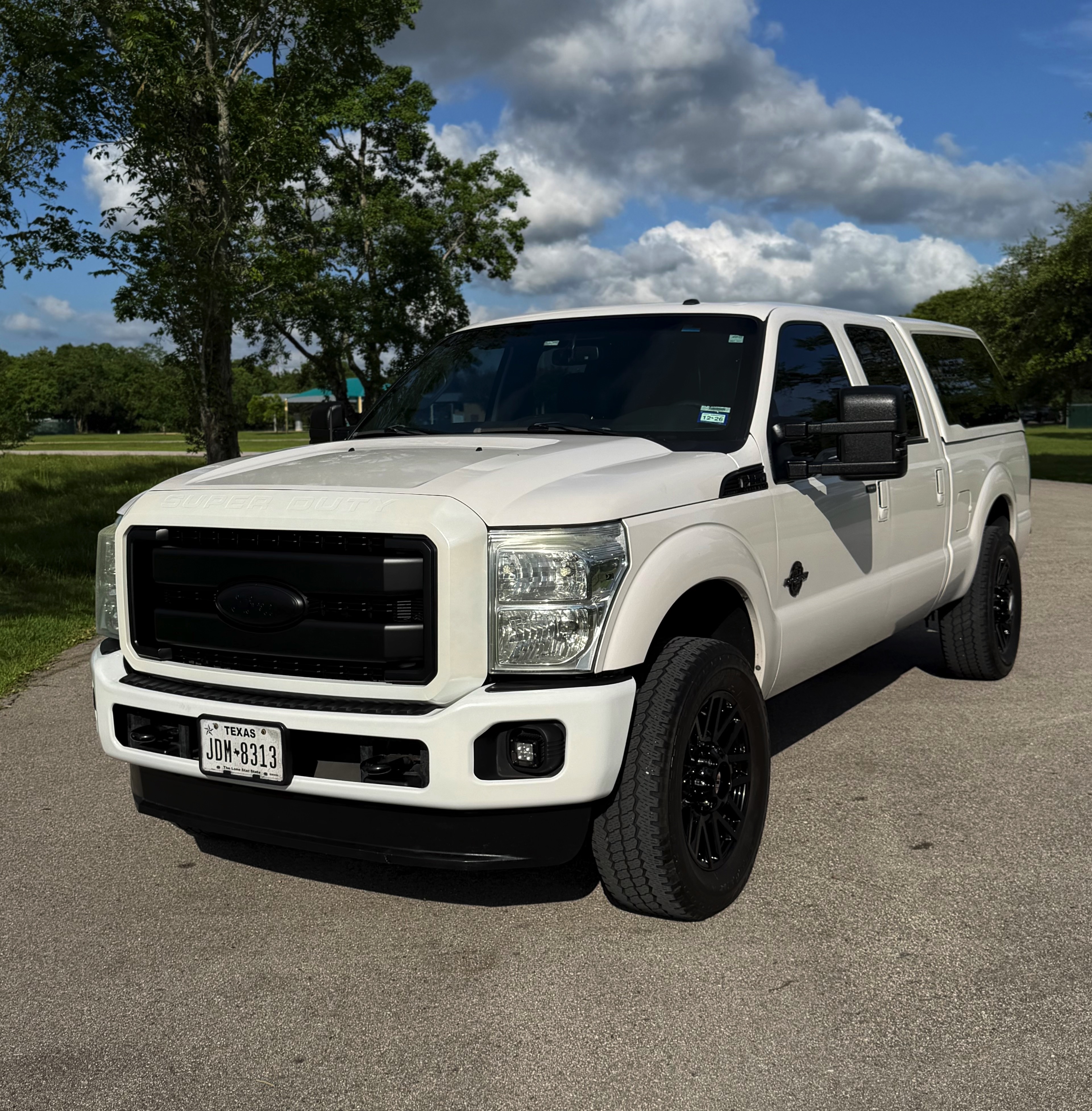 Used 2013 Ford F250 Lariat w/ Lariat Ultimate Pkg AWD/4WD image 2