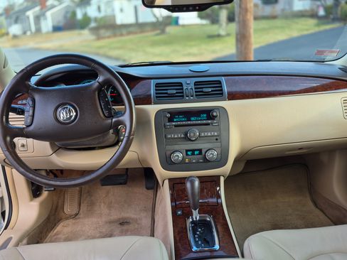 Used 2011 Buick Lucerne CXL w/ Driver Confidence Package image 8