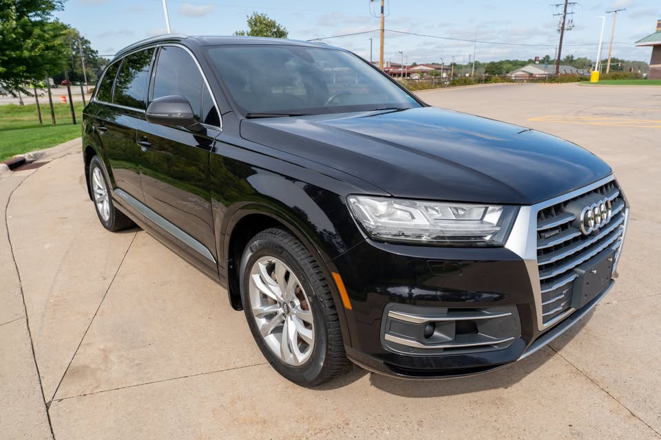 Used 2018 Audi Q7 3.0T Premium Plus AWD/4WD image 12