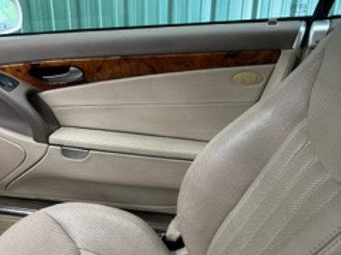 Used 2009 Mercedes-Benz SL 550 image 6