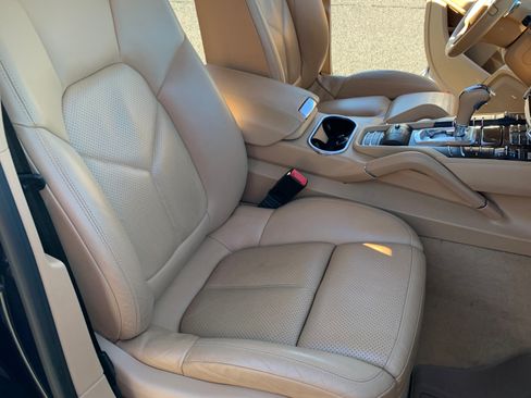 Used 2013 Porsche Cayenne S image 24