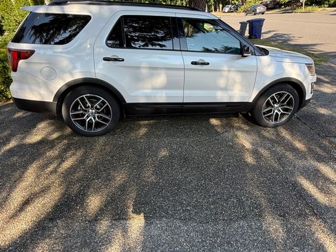 Used 2016 Ford Explorer Sport w/ Equipment Group 401A image 6