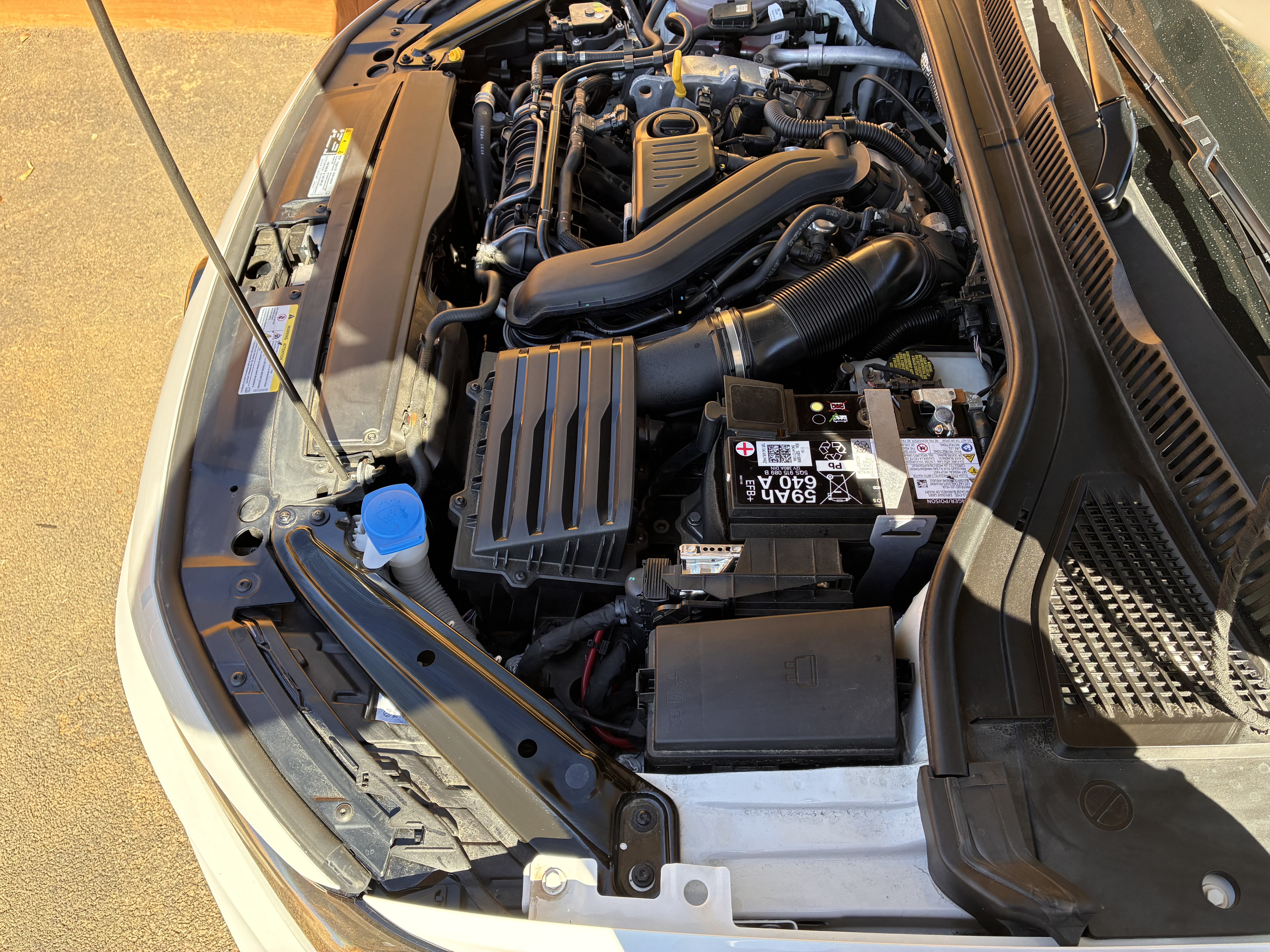 Used 2025 Volkswagen Jetta SE FWD image 24