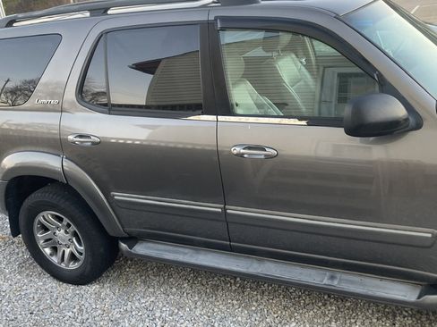 Used 2005 Toyota Sequoia Limited AWD/4WD image 7