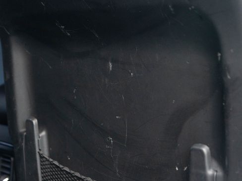 Used 2018 Jeep Grand Cherokee Laredo image 16