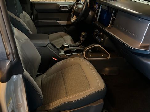 Used 2022 Ford Bronco Outer Banks w/ Sasquatch Package image 16