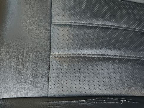 Used 2010 Chrysler Town & Country Touring FWD image 14