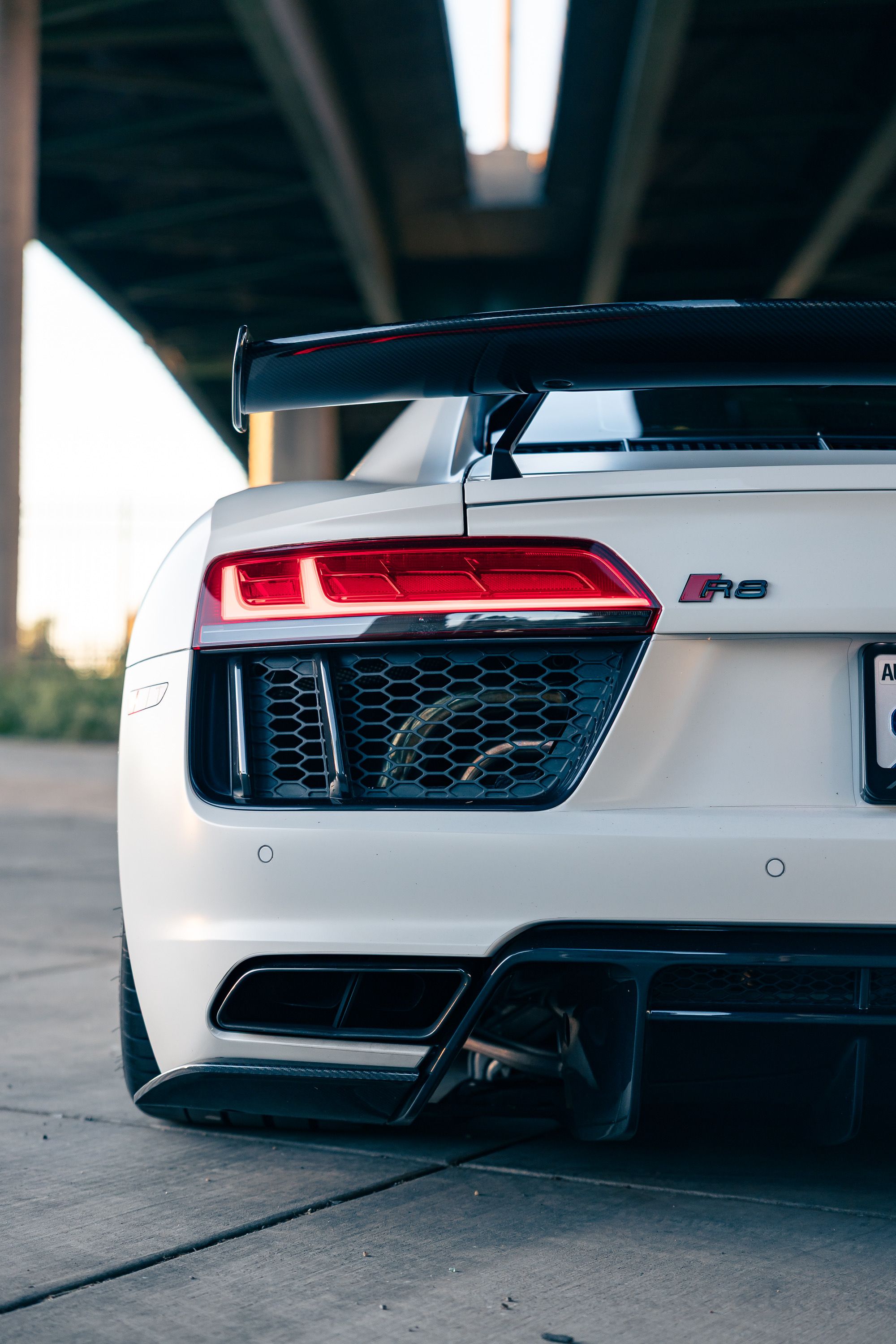 Used 2018 Audi R8 V10 w/ Premium Package RWD image 29