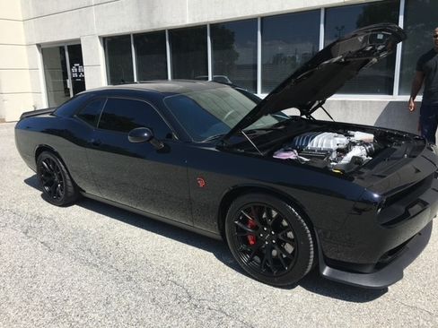Used 2016 Dodge Challenger SRT Hellcat image 2