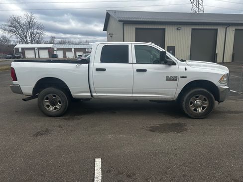 Used 2018 RAM 2500 Tradesman w/ Chrome Appearance Group image 8