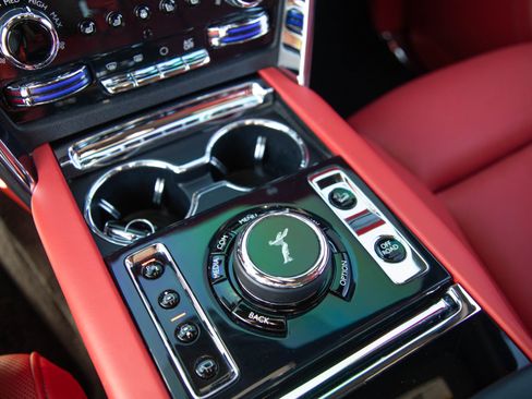 Used 2020 Rolls-Royce Cullinan image 10