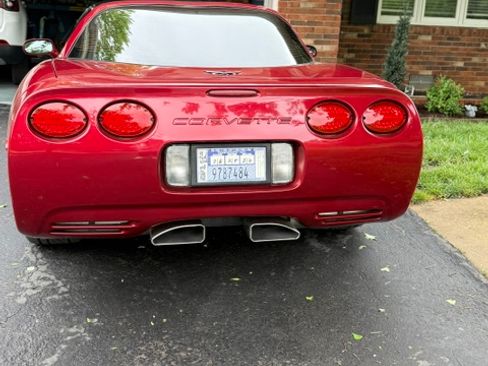 Used 2002 Chevrolet Corvette Coupe w/ Preferred Equipment Group2 RWD image 5