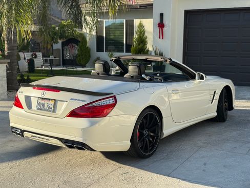 Used 2014 Mercedes-Benz SL 63 AMG image 13